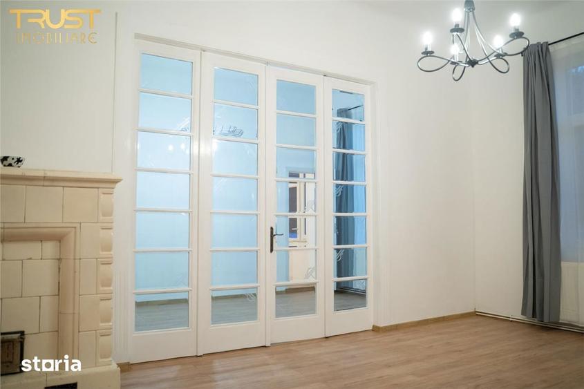 Apartament cu 3 camere, mobilat în Central