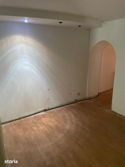 Casă cu 3 camere cu Teren 1346 Mp în Poroschia