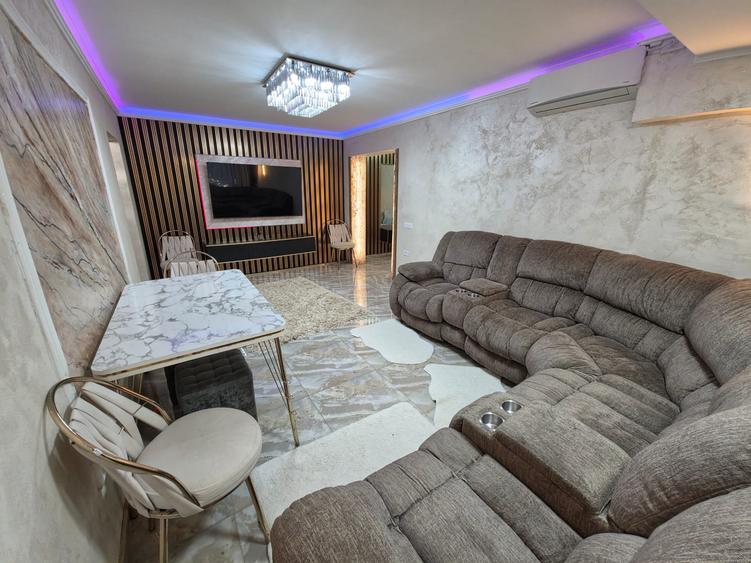 Apartament cu 4 camere semidecomandat în Tomis Nord