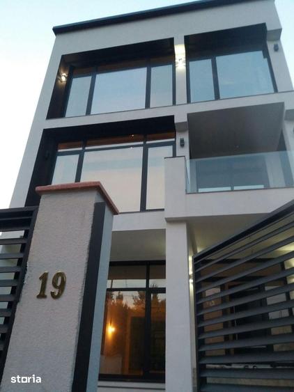 Spațiu comercial, de 400 mp, în Tei