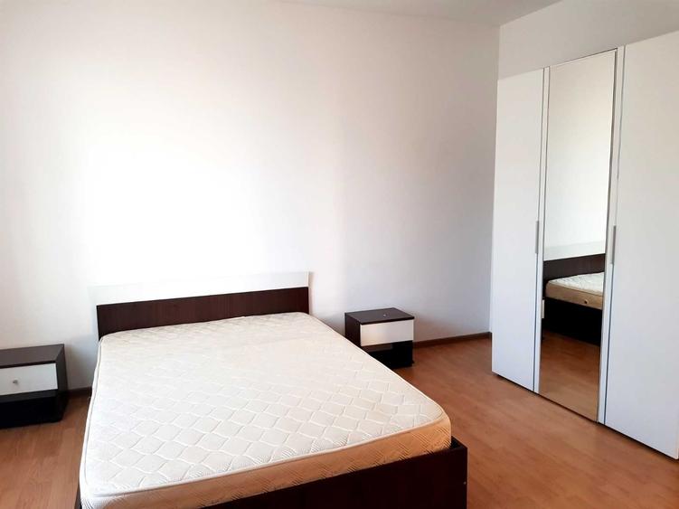 Apartament cu 3 camere decomandat în Exterior Vest