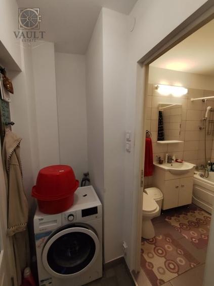 Apartament cu 4 camere semidecomandat, mobilat în Rahova