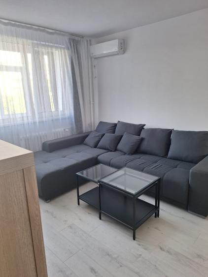 Apartament cu 2 camere semidecomandat în Berceni