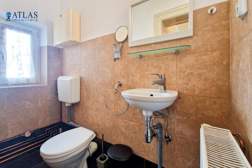 Apartament cu 3 camere decomandat, mobilat în Blumăna