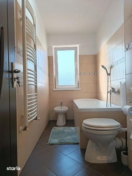 Apartament cu 3 camere semidecomandat în Sud