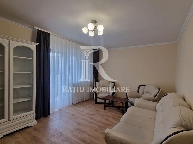 Apartament cu 3 camere decomandat, mobilat în Nufărul