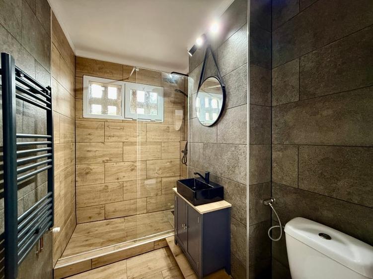 Apartament cu 3 camere decomandat în Circumvalațiunii