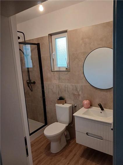 Duplex cu 4 camere cu Canalizare în Plopi