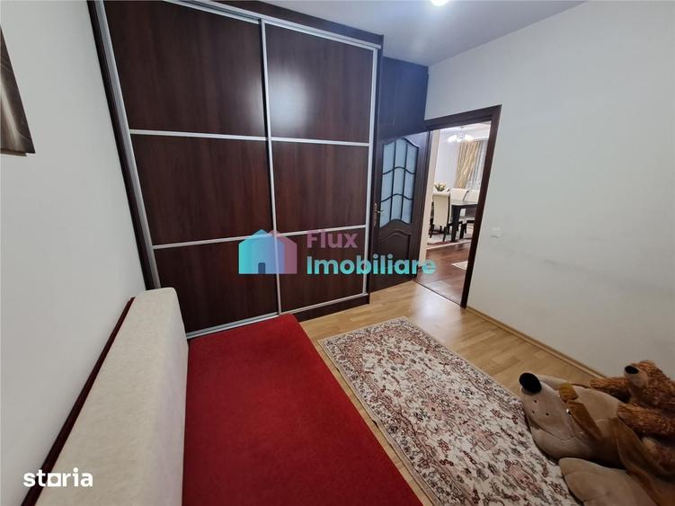 Apartament cu 4 camere decomandat în George Enescu