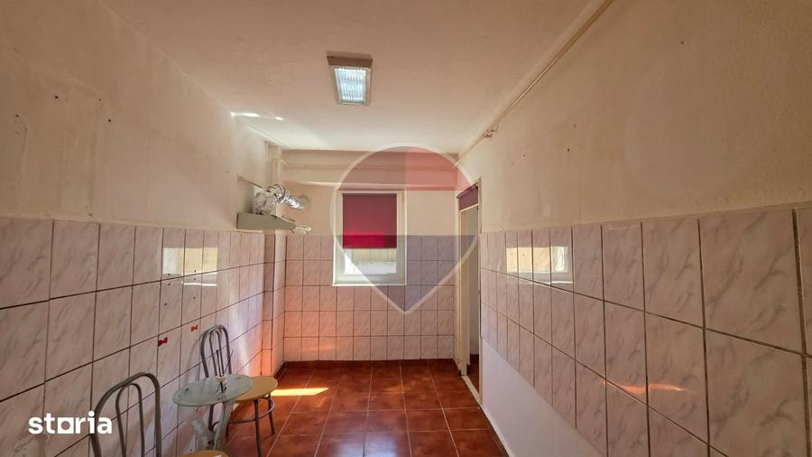 Apartament cu 4 camere în Vitrometan