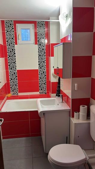 Apartament cu 3 camere decomandat în Sânmartin
