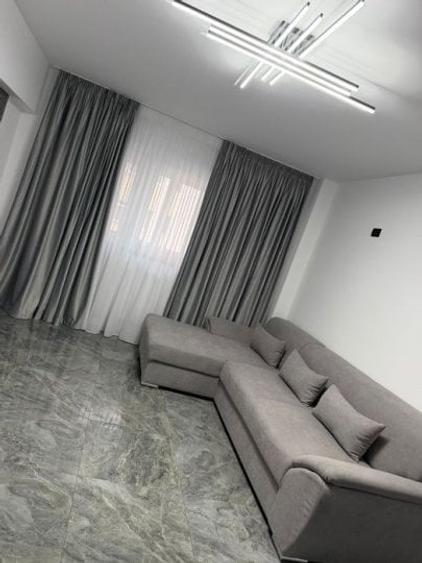 Apartament cu 3 camere decomandat, mobilat în Colentina