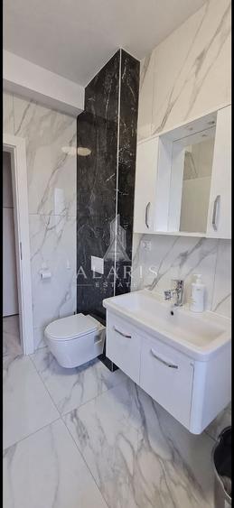 Apartament cu 3 camere semidecomandat, mobilat în Giroc