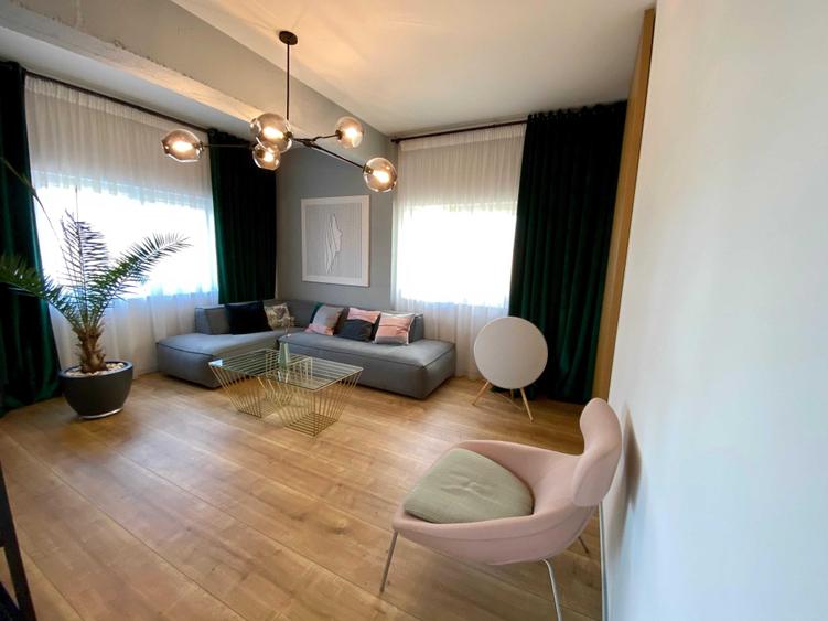 Apartament cu 2 camere nedecomandat, mobilat în Central