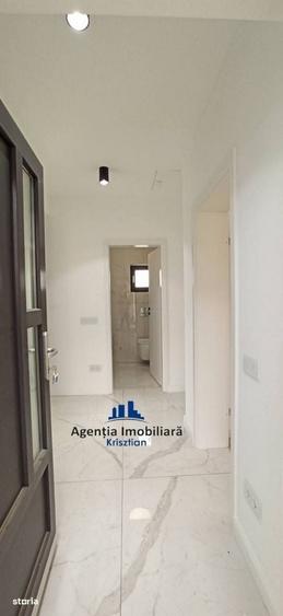 Casă cu 4 camere decomandat în Mărtinești