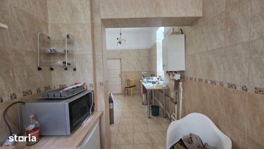 Apartament cu 5 camere în Eminescu