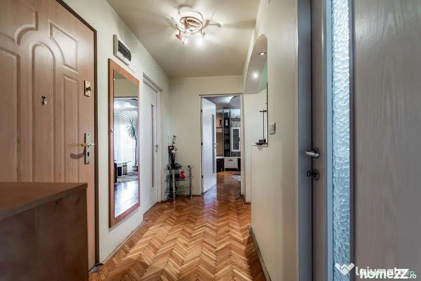 Apartament cu 3 camere decomandat în Micălaca