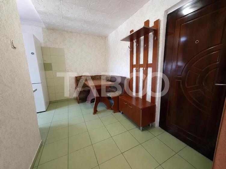 Apartament cu 2 camere nedecomandat în Vasile Aaron