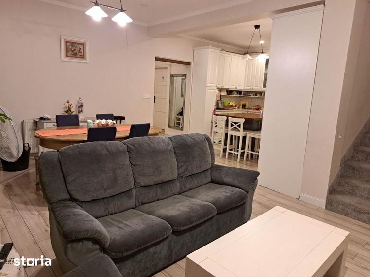Casă cu 7 camere cu Teren 400 Mp în Semicentral