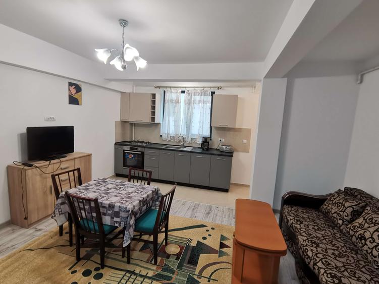 Apartament cu 2 camere semidecomandat, mobilat în Bucium