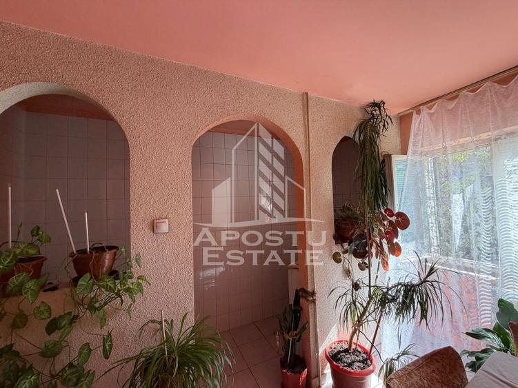Apartament cu 2 camere decomandat, mobilat în Bucovina