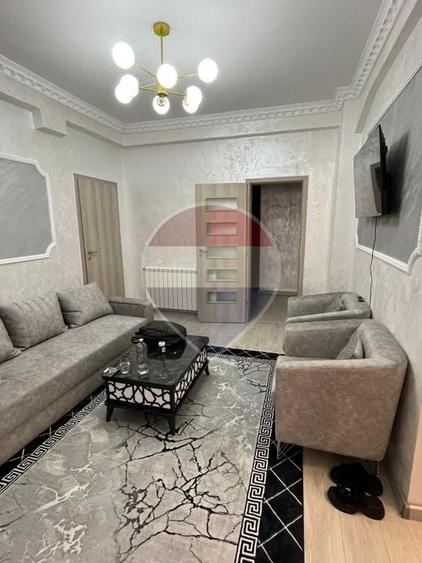 Apartament cu 4 camere semidecomandat, mobilat în Națiunile Unite