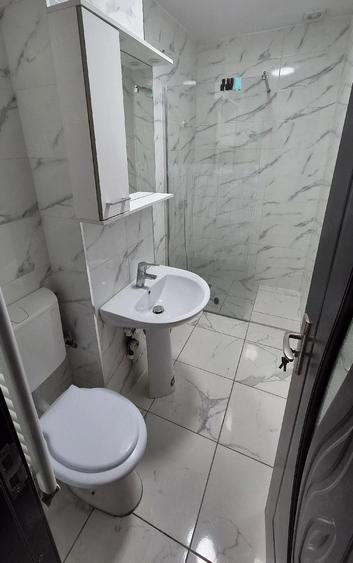 Garsonieră decomandată în Central