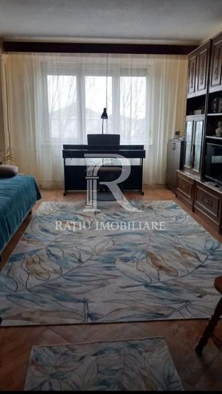 Apartament cu 3 camere decomandat, mobilat în Iosia