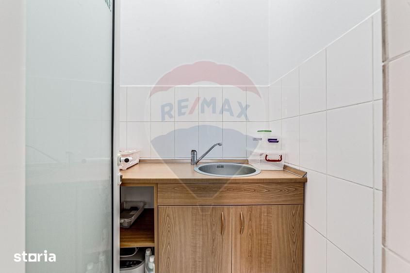 Spațiu comercial, de 40 mp, în Intim