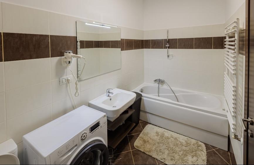 Apartament cu 3 camere, mobilat în Central