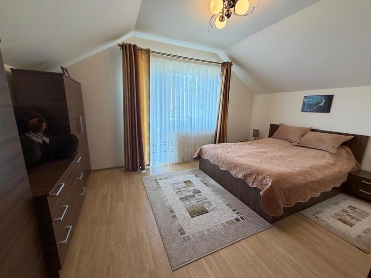 Casă individuală cu 4 camere cu Teren 327 Mp în Cetate