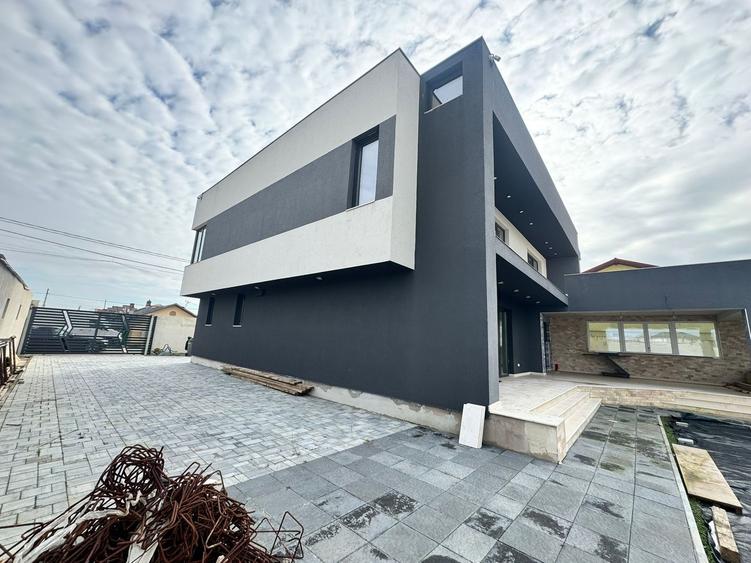 Casă individuală cu 4 camere cu Piscina în Cernica