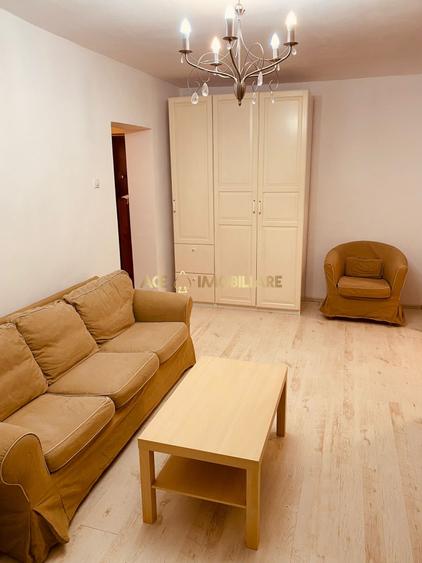 Apartament cu 2 camere semidecomandat, mobilat în Moșilor