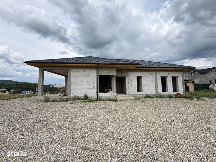 Casă cu 4 camere în Central