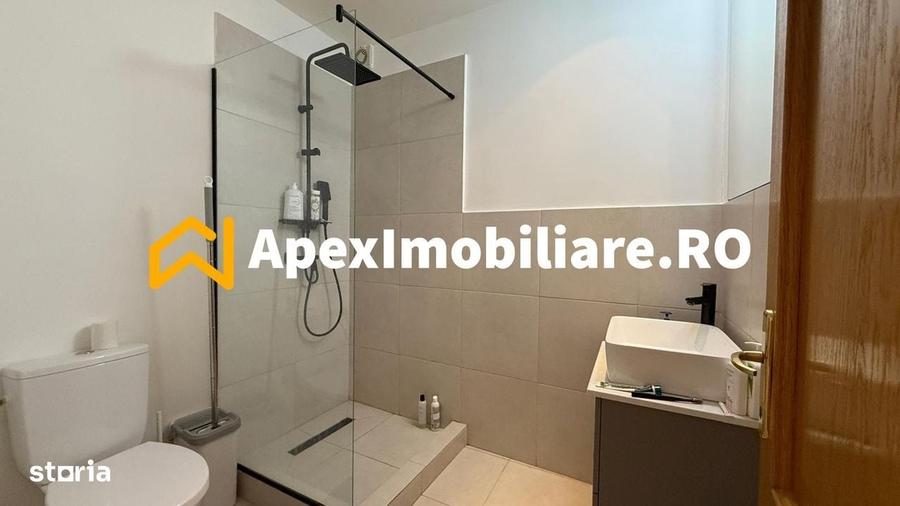 Apartament cu 3 camere semidecomandat în Universitate