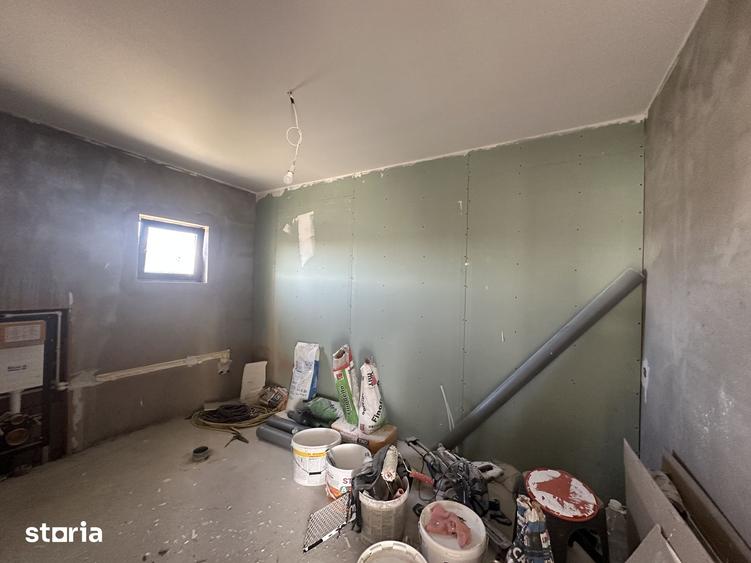 Casă cu 5 camere cu Teren 1045 Mp în Târgșoru Vechi