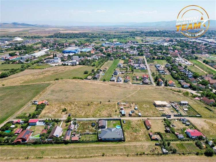 Teren Construcții extravilan de 5300 mp, în Exterior Est