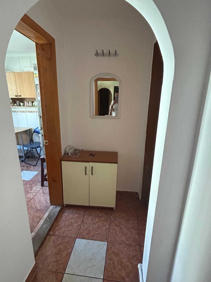 Apartament cu 3 camere semidecomandat în Șuța Seacă