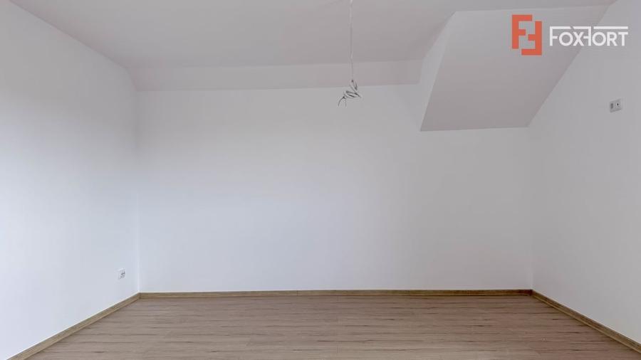 Duplex cu 4 camere cu Canalizare în Moșnița Veche