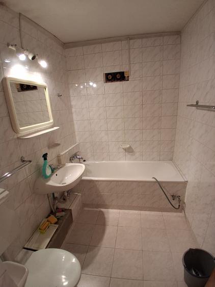 Apartament cu 3 camere decomandat în Olteniței