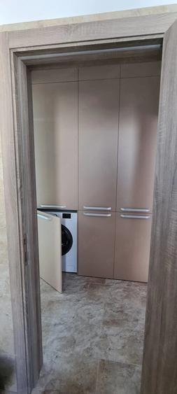 Apartament cu 3 camere decomandat în Girocului