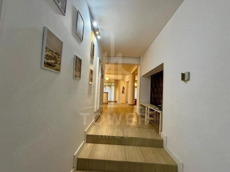 Casă cu 7 camere cu Teren 319 Mp în Central