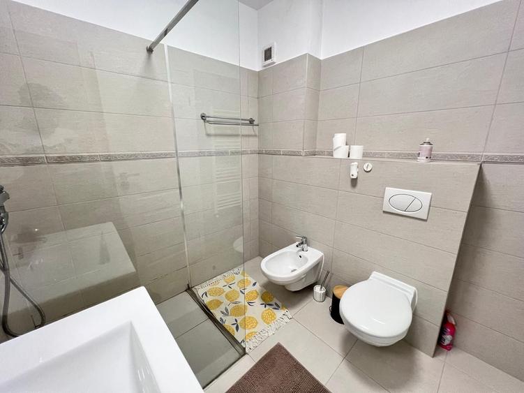 Apartament cu 2 camere semidecomandat, mobilat în Sopor