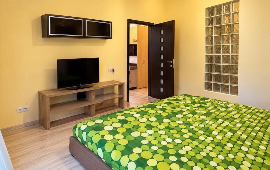 Apartament cu 3 camere decomandat în Iris