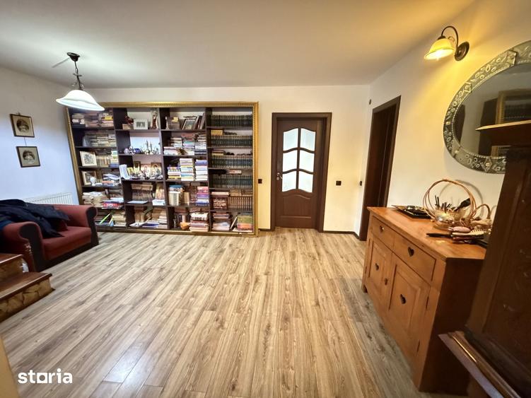 Casă cu 5 camere cu Teren 800 Mp în Traian