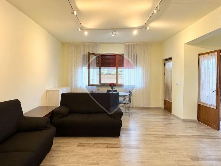 Apartament cu 3 camere decomandat, mobilat în Dămăroaia