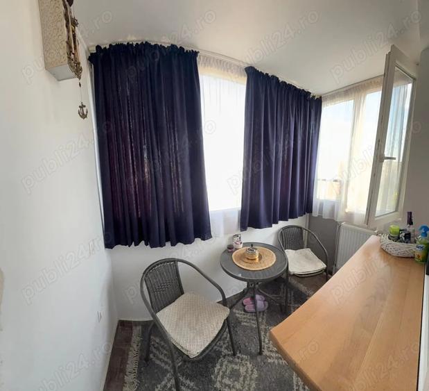 Apartament cu 3 camere decomandat în Decebal