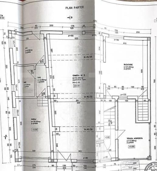 Casă cu 4 camere în Tofalău