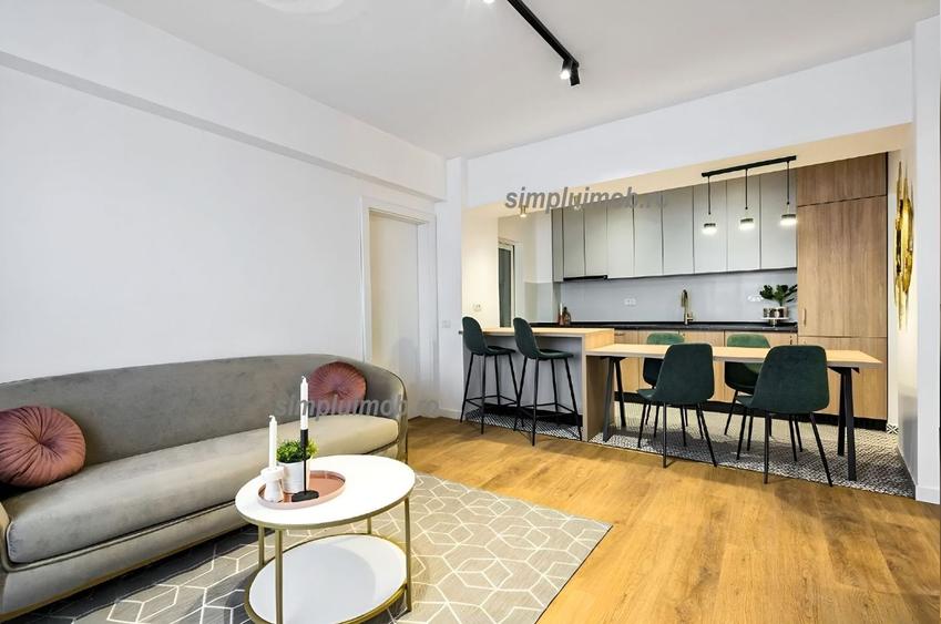 Apartament cu 3 camere decomandat, mobilat în P-ța Romană