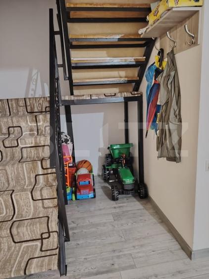 Apartament cu 3 camere semidecomandat, mobilat în Apahida